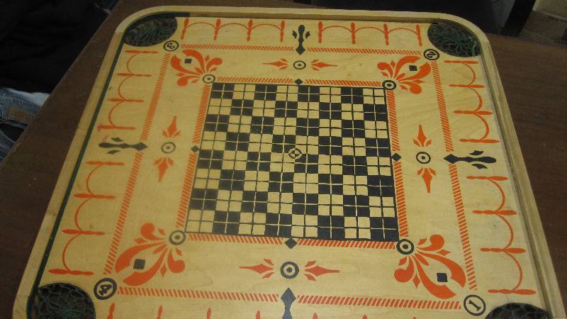 lot 42 image: Vintage Carroms Crokinole Board