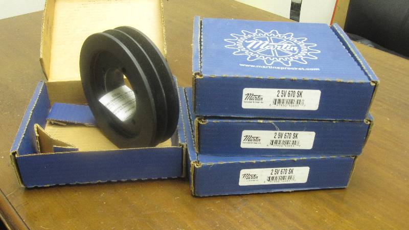 lot 52 image: Lot of 4 New Martin 5v pulley sheave