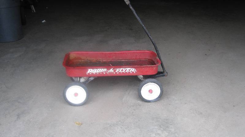 lot 67 image: Metal Radio Flyer Wagon