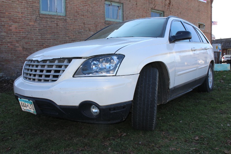 lot 1146 image: 2004 Chrysler Pacifica AWD