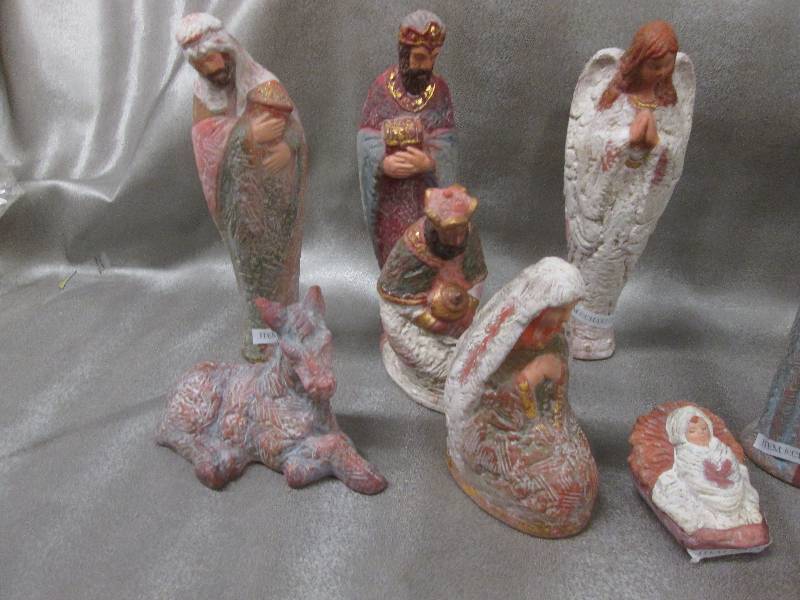 Lot of 412 pc Ceramic Nativity Set...