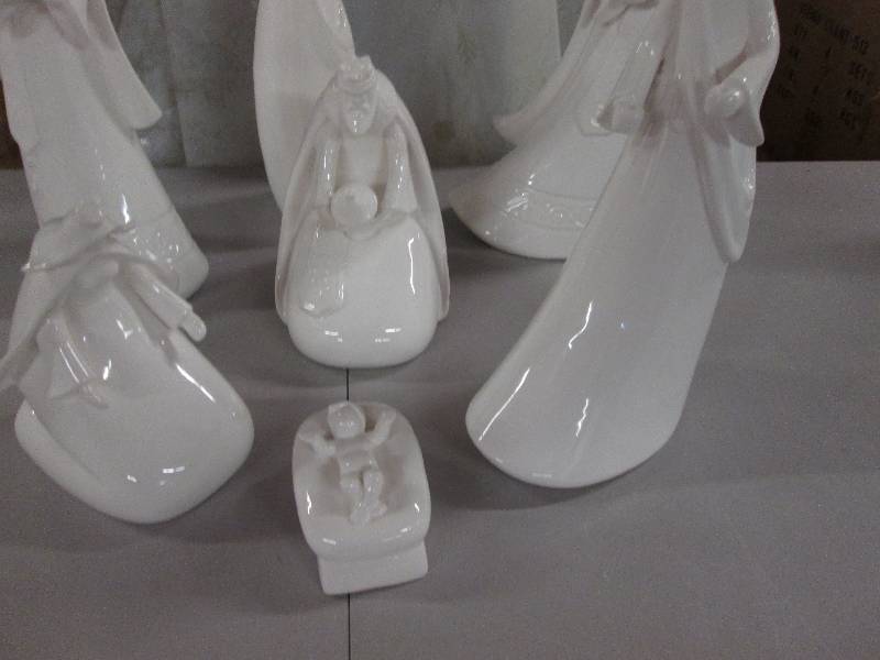 7 pc White Glazed Ceramic 12 inch N...
