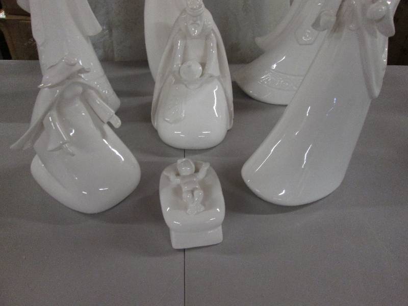 7 pc White Glazed Ceramic 12 inch N...