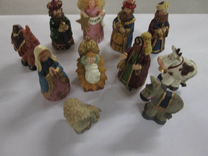 Lot of 6  Miniature 11 pc Nativity...