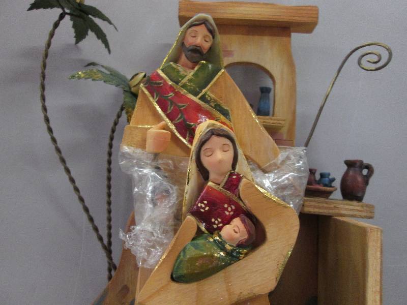 Wood Crafted Holy Family Musical 10...