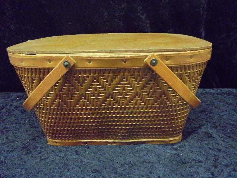 Vintage Picnic Basket, 10x18x12
