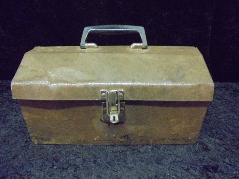 Vintage Metal Toolbox, 8x15x9