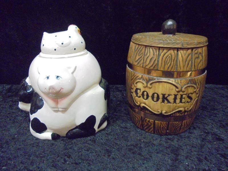 Pair - Cookie Jars