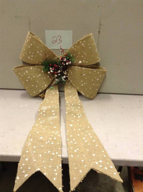 lot 23 image: 40 in 70 Light Burlap Bow Never used