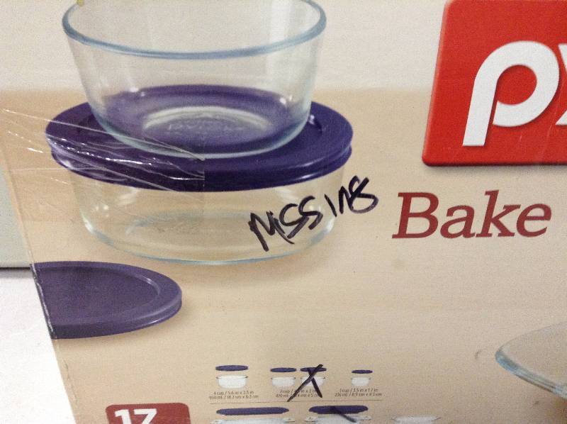 lot 46 image: Pyrex Bake n Store missing 3 Pcs