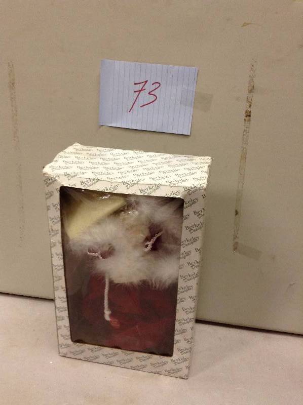 lot 73 image: Angel Tree Topper