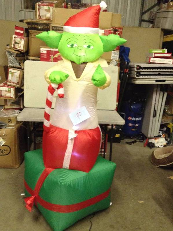 lot 90 image: Star Wars Yoda 6 ft Inflatable