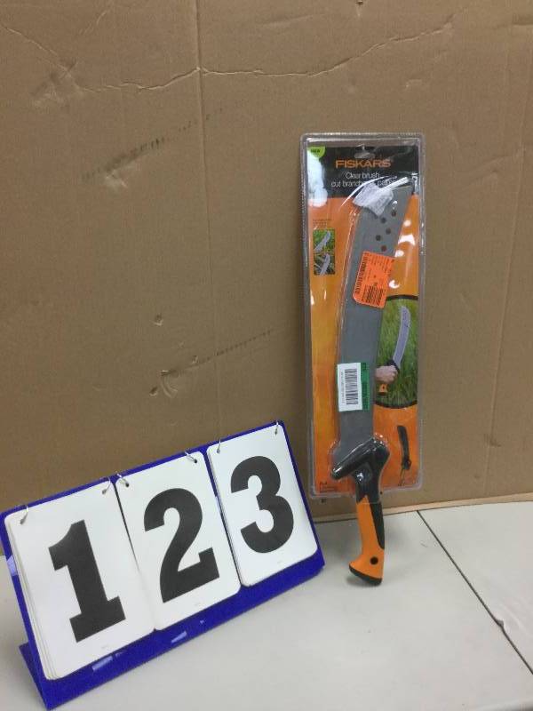 lot 123 image: Fiskars Clear Brush Machete