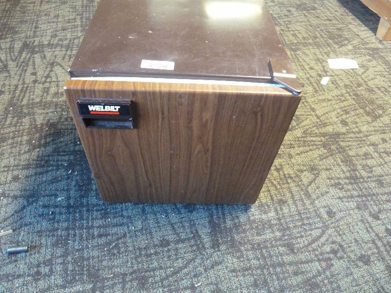 lot 12 image: Welbilt Small Fridge