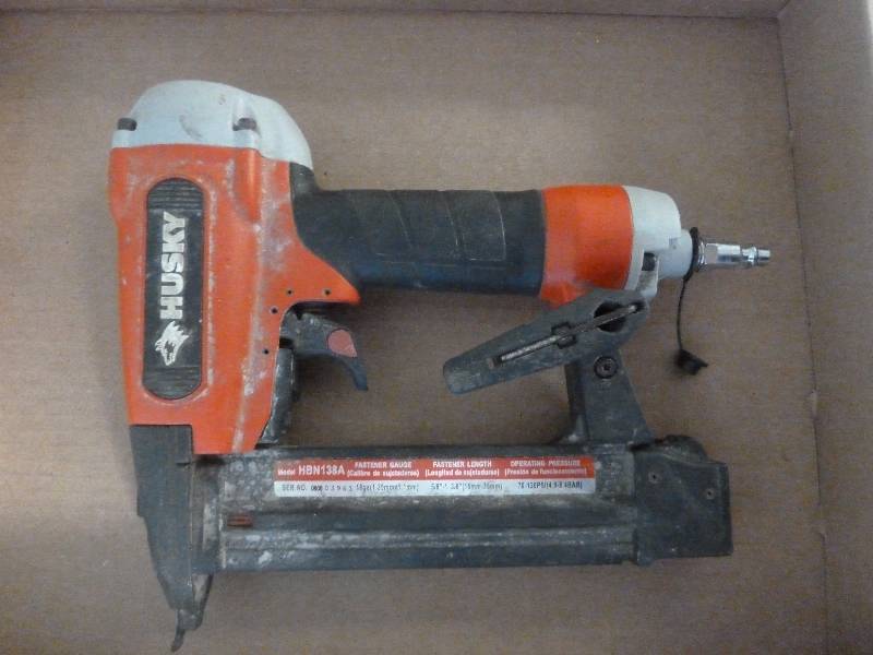 lot 33 image: Husky Air Nailer