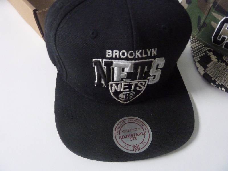 lot 64 image: Flat Bill Hats
