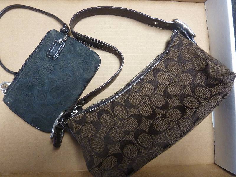 lot 67 image: Coach Purse