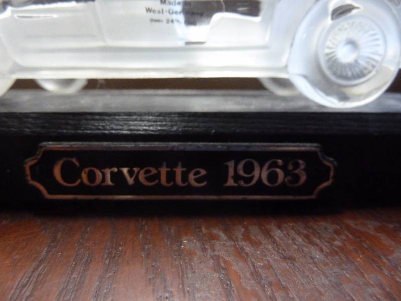lot 70 image: Glass Car Model