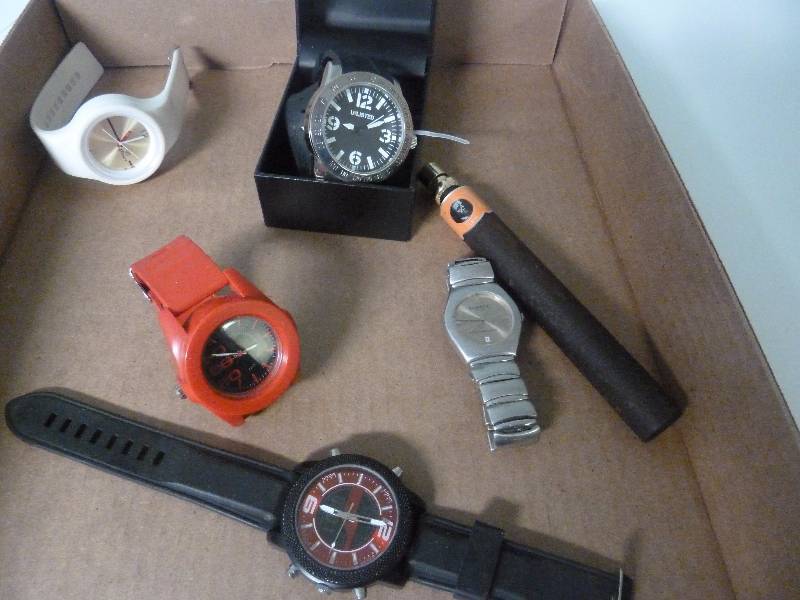 lot 76 image: Watch Lot