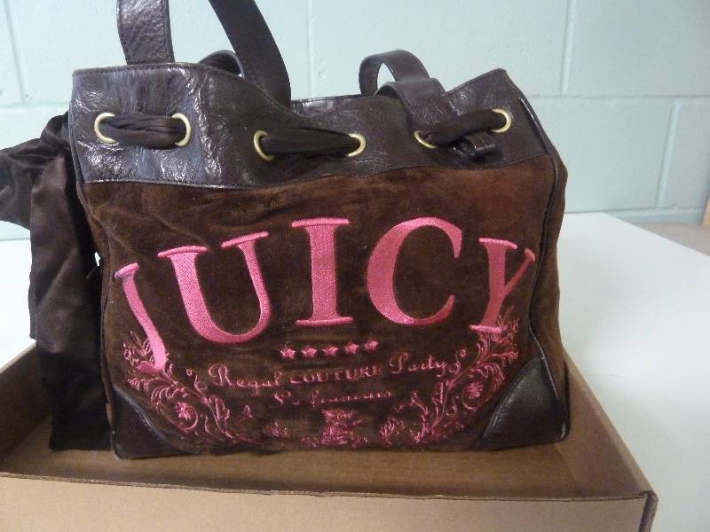 lot 118 image: Juicy Couture Purse