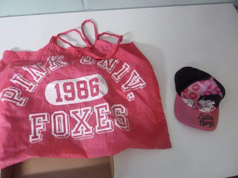 lot 128 image: Victoria Secret Bag