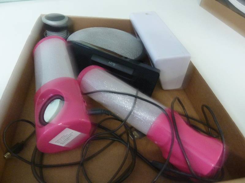 lot 139 image: Speaker Lot