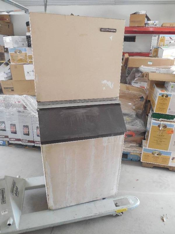 Scotsman Ice making machine with storage bin