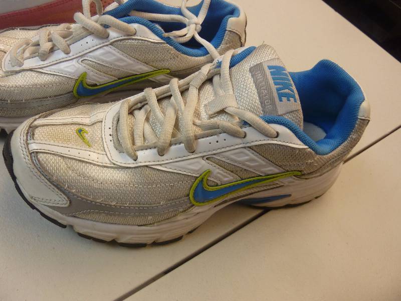 Nike Tennis Shoes