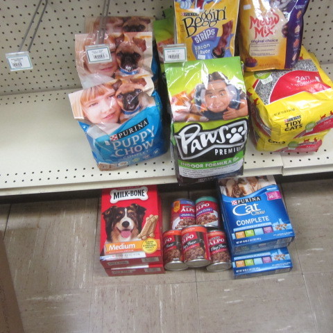 lot 98 image: Pet Food & Treats