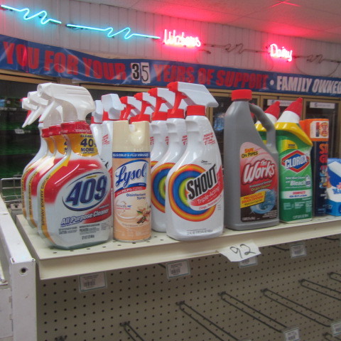 lot 92 image: Cleaning Supplies