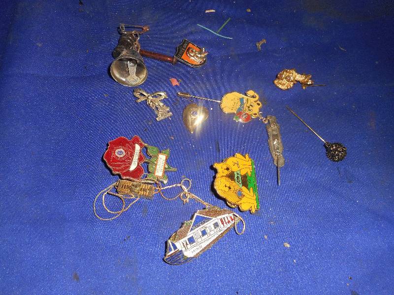 VINTAGE PINS