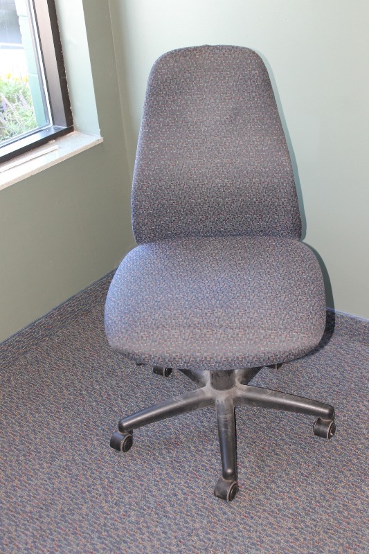lot 112 image: Office Chair