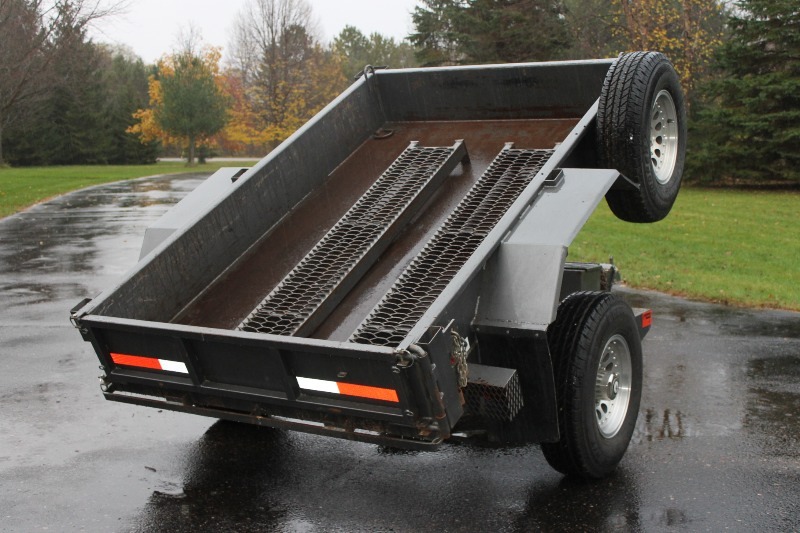 lot 11 image: Heavy-Duty Dump Trailer - NO RESERVE