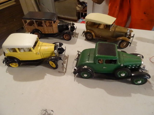 lot 4 image: 4 Die Cast Cars  Scale Models