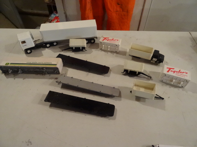 lot 8 image: Misc Toy Semi Trailer Parts and Semi
