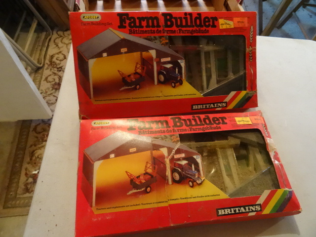 lot 25 image: 2 Farm Builder Sets ( Brittain)  Shed