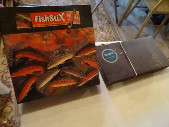lot 27 image: Scrabble & Fish Stik ( Vintage )
