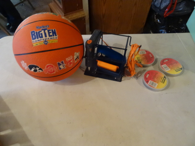 lot 32 image: 1994 Big Ten Conf. Basketball,