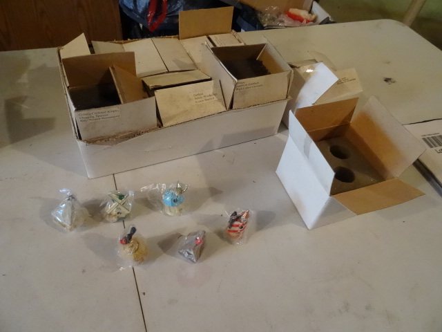 lot 42 image: Misc Miniature Bird Houses Qty 24