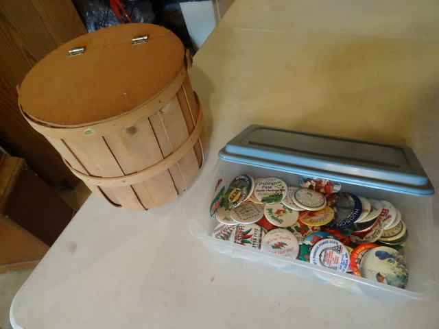 lot 46 image: Old Apple Basket with lid. Buttons