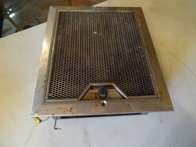 lot 71 image: Wall Mount Electric Heater 120 Volt