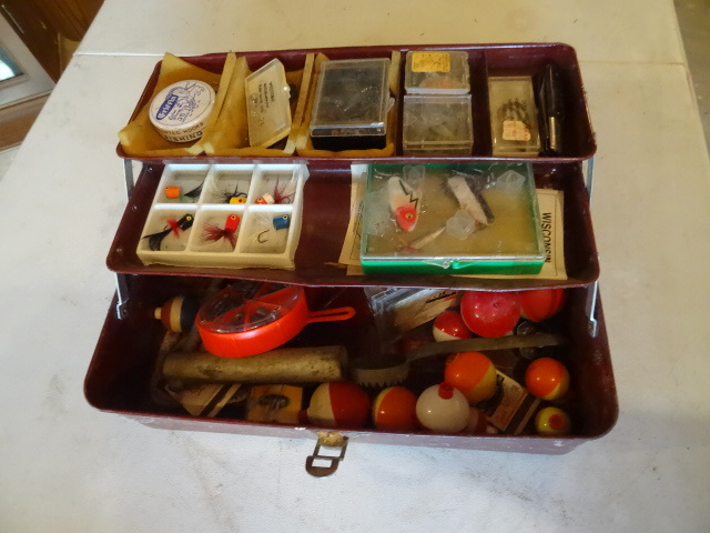 lot 73 image: Vintage Metal Tackle Box