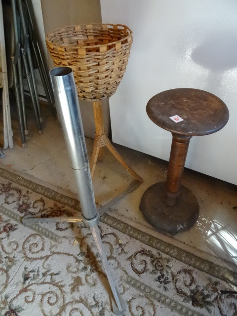 lot 85 image: Plant Stands and folding table base