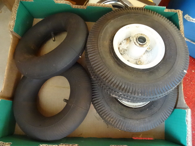 lot 89 image: 2 Wheeler Tires and Tubes