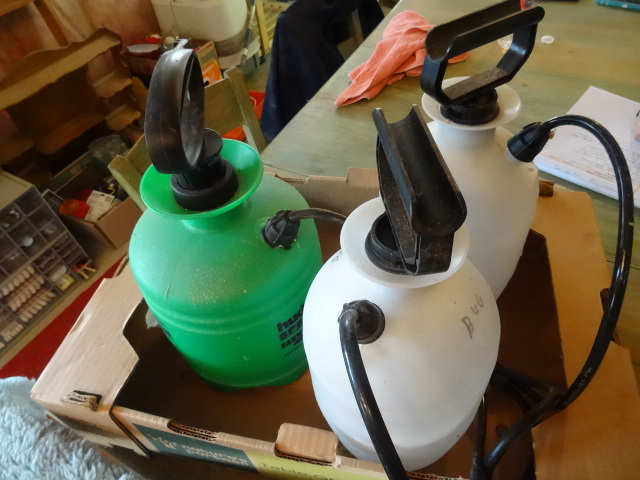 lot 93 image: 3 Pressure Sprayers Lawn and Garden