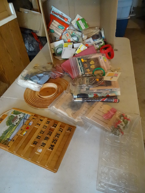 lot 101 image: Misc Craft Supplies