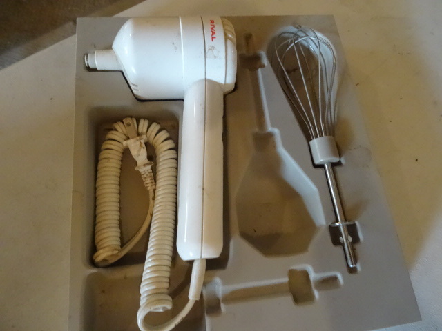 lot 104 image: Rival Mixer