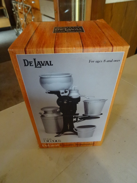 lot 108 image: Delgvae Creamer Separator New