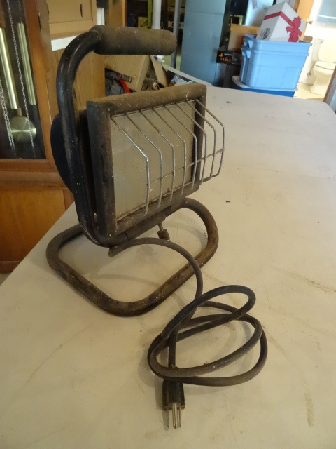 lot 124 image: Hallogen Shop Light