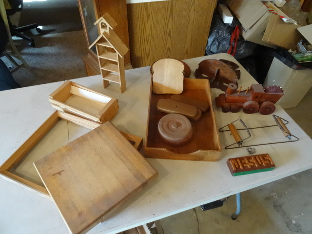 lot 135 image: Misc Wooden Craft Items